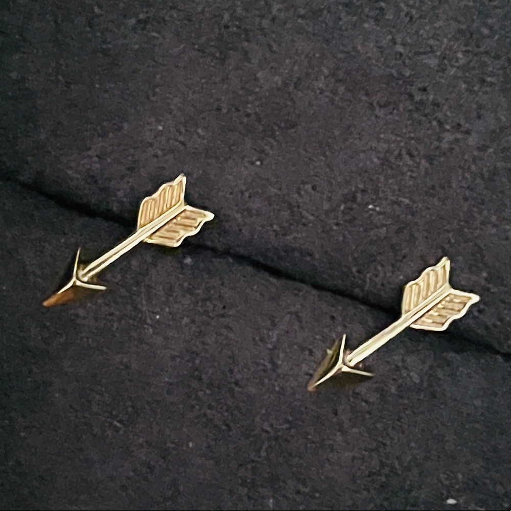18K Gold Arrow Studs